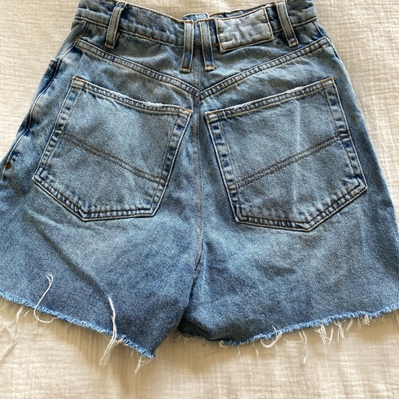 VINTAGE BAGGY DENIM SHORTS - Picture 2 of 2